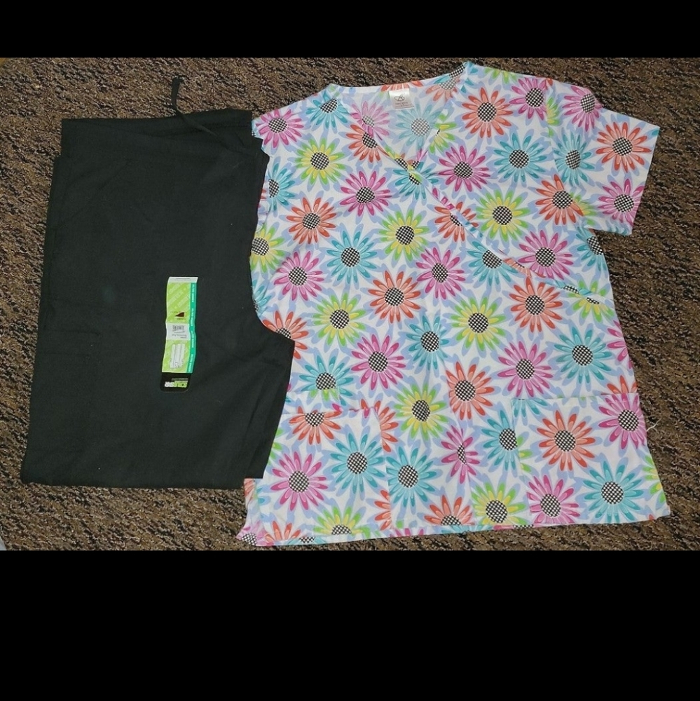 Scrub set